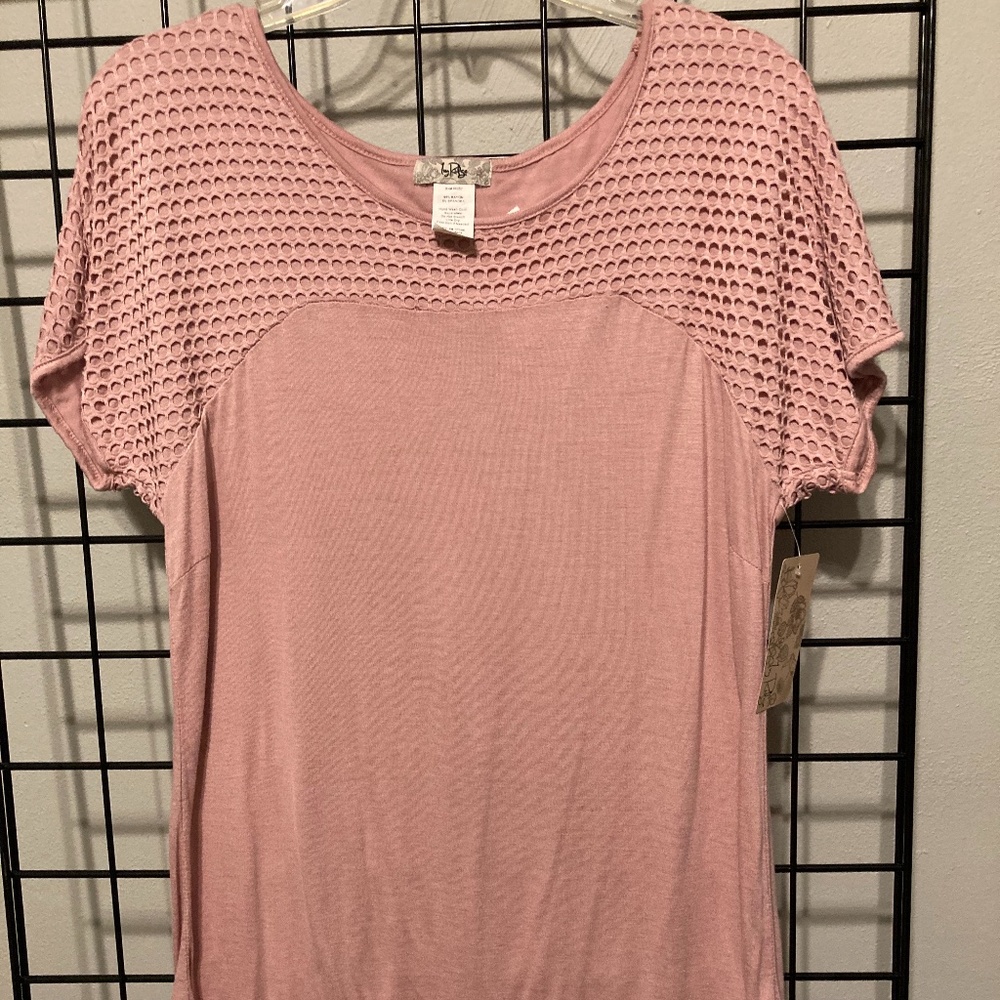 Short sleeve women’s top